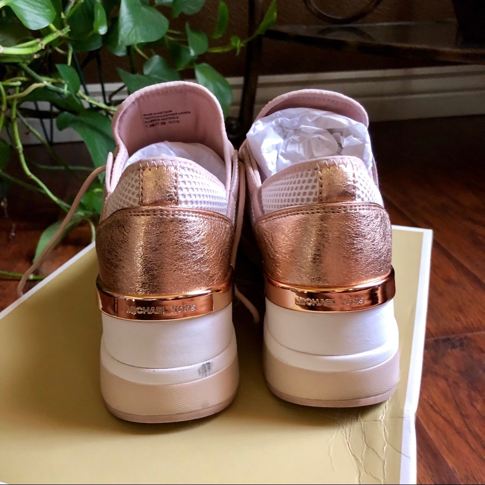 ✨SOLD✨Michael Kors Sneakers - Picture 7 of 8